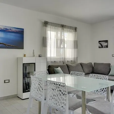 Oli A Holiday home *