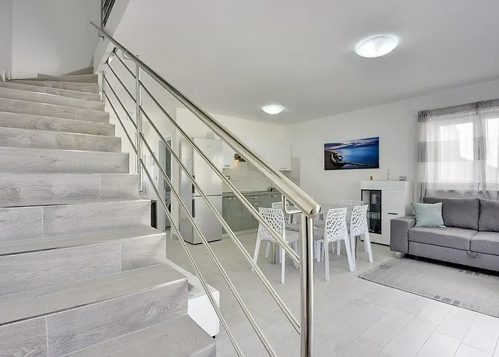 Oli A Villa Ližnjan