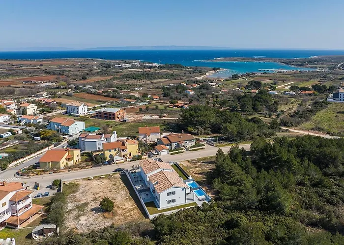 Oli A Villa Ližnjan