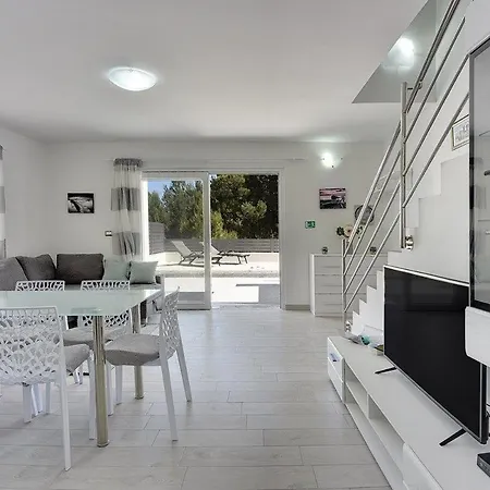 Oli A Holiday home *