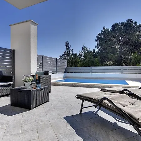 Oli A Holiday home *